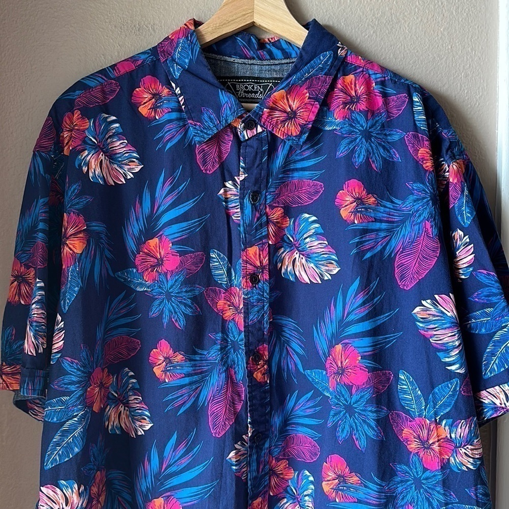 BROKEN THREADS Hawaiian Floral Print Short Sleeve Button Down Shirt